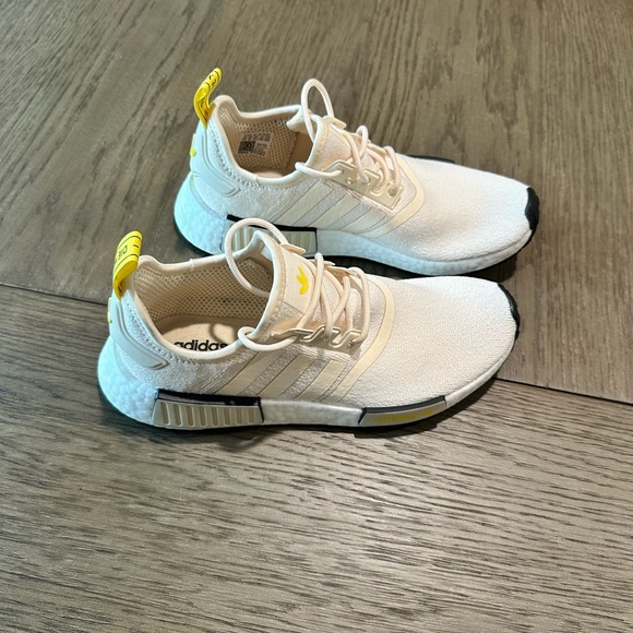 Adidas NMD R1 Cream Size 7.5 Like New - worn once - Picture 10 of 11